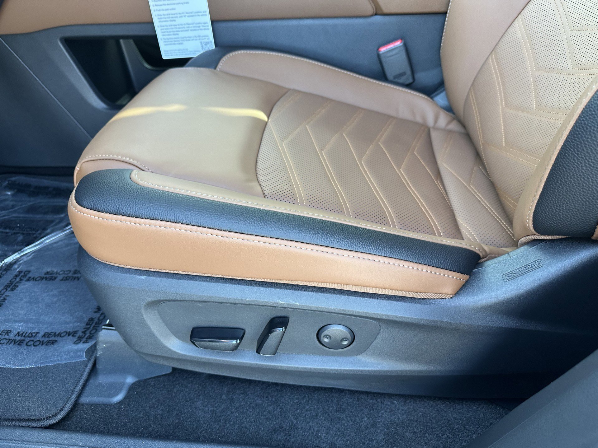 New 2025 Nissan Pathfinder Platinum w/ Lighting Package (N92) image 13