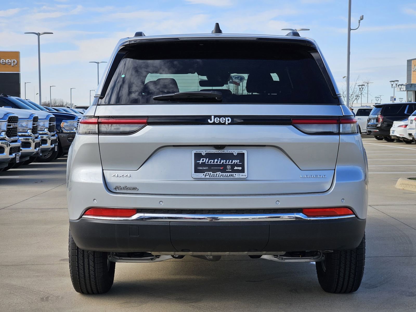 New 2025 Jeep Grand Cherokee Laredo AWD/4WD image 8