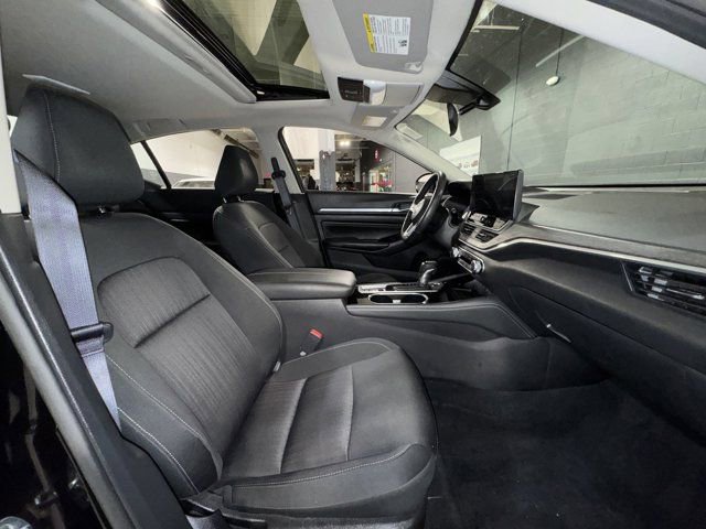 Used 2023 Nissan Altima 2.5 SV w/ SV Premium Package image 6