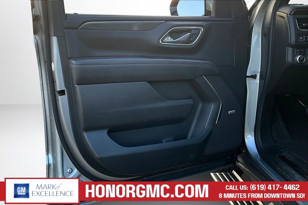 Used 2023 GMC Yukon XL AT4 w/ Technology Package image 19