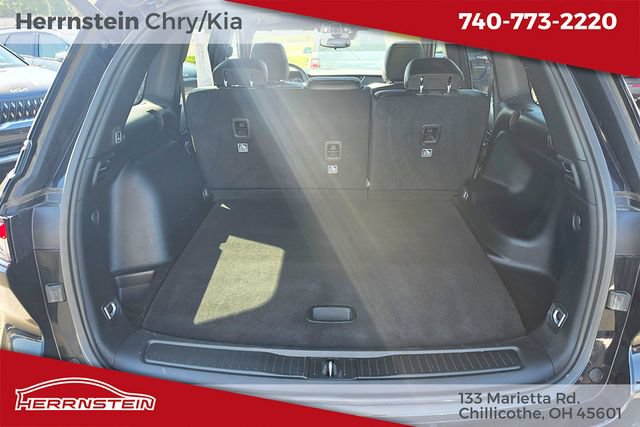 Used 2023 Jeep Grand Cherokee Altitude AWD/4WD image 24