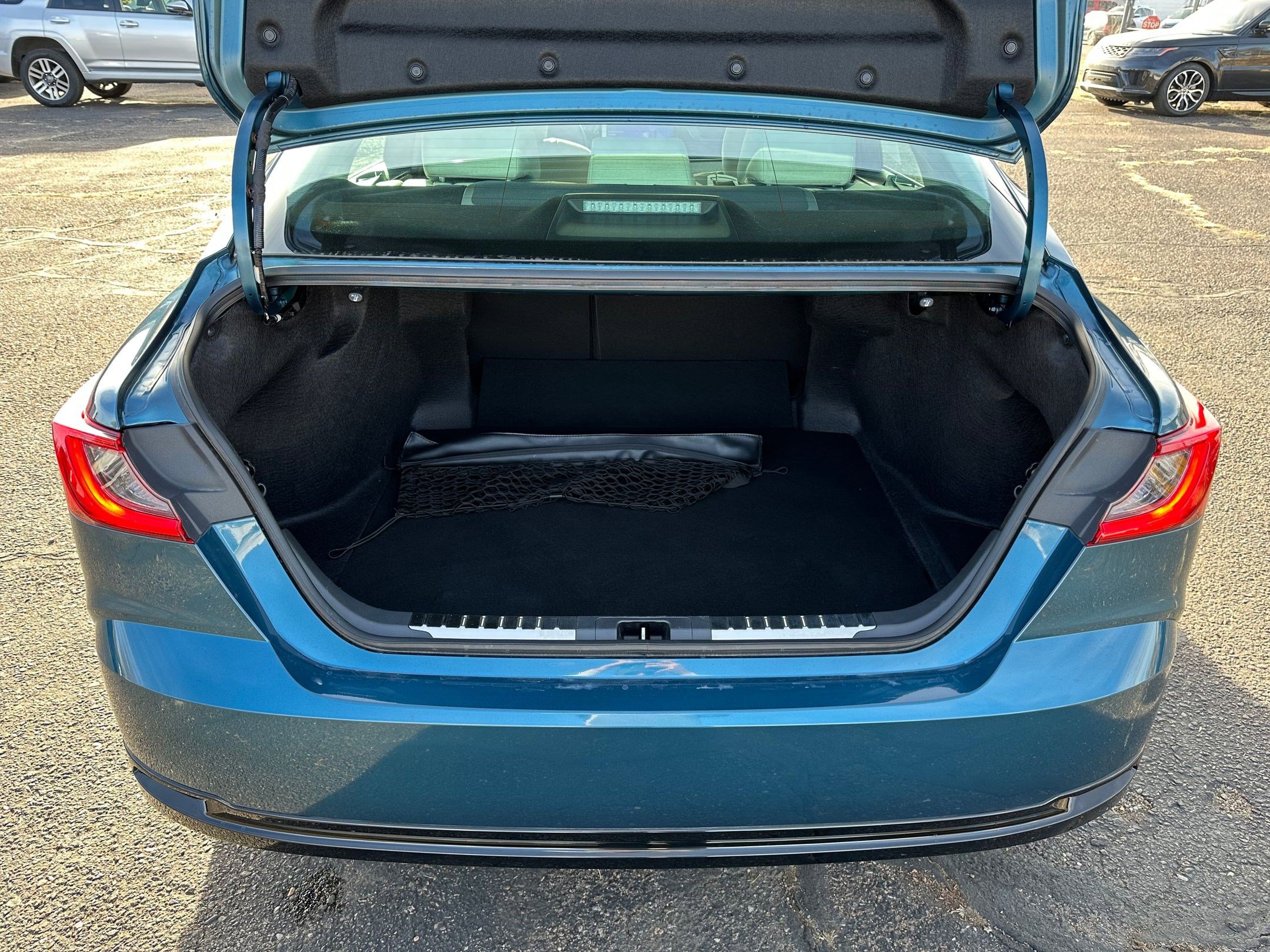 Used 2025 Toyota Camry XLE w/ Premium Package image 30