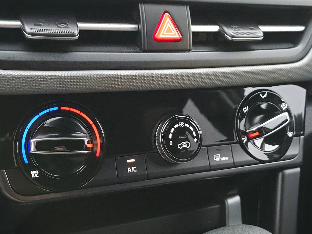 Used 2024 Kia Seltos LX image 32