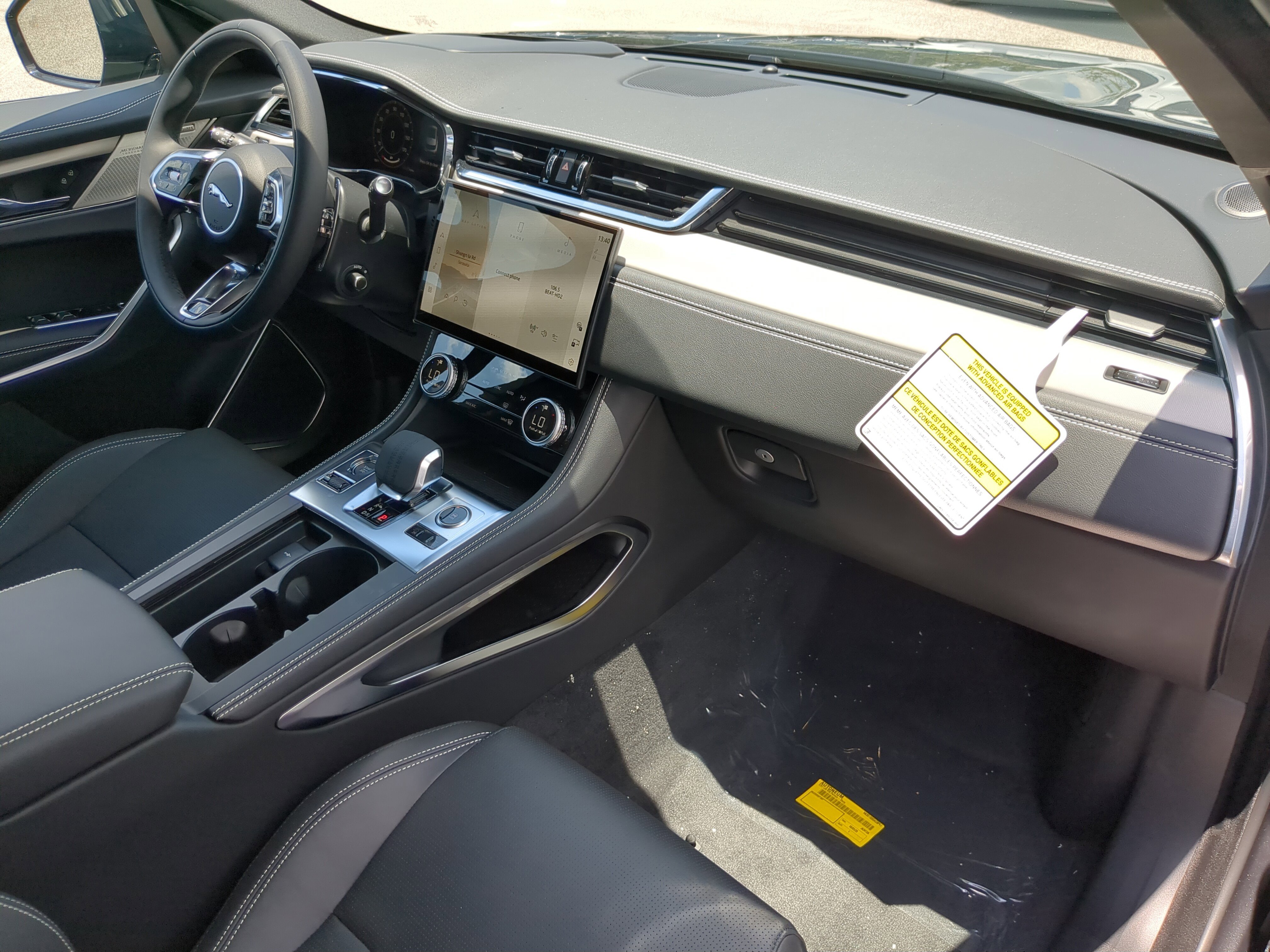 New 2026 Jaguar F-PACE R-Dynamic S image 12