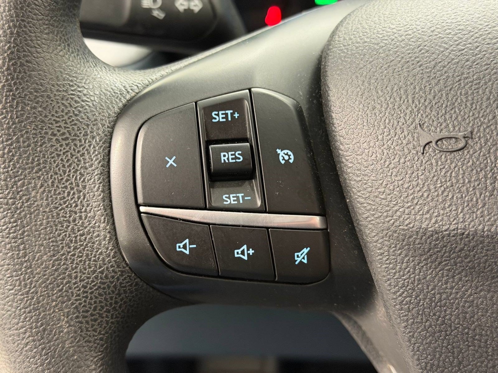 Used 2022 Ford Maverick XLT FWD image 12