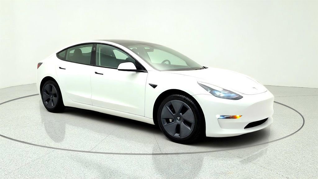 Used 2023 Tesla Model 3 Standard Range RWD image 3