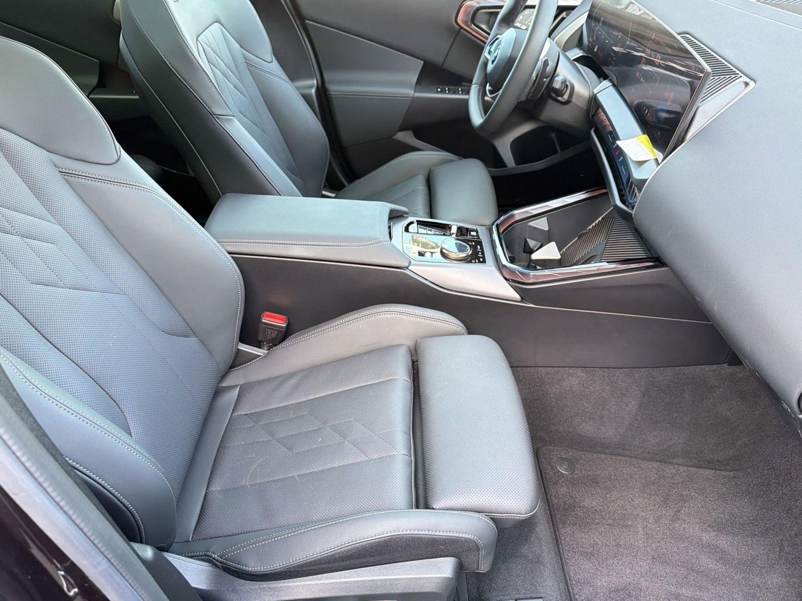 Used 2025 BMW X3 xDrive30i w/ Premium Package image 28