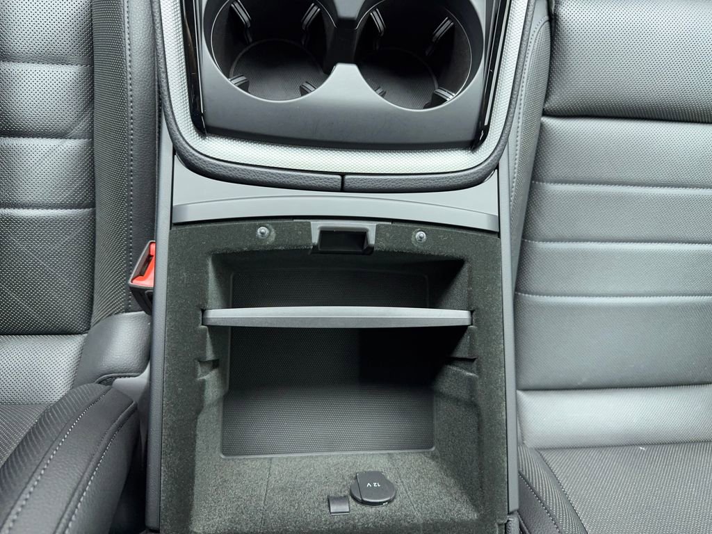 Used 2025 Porsche Panamera w/ Premium Package image 30