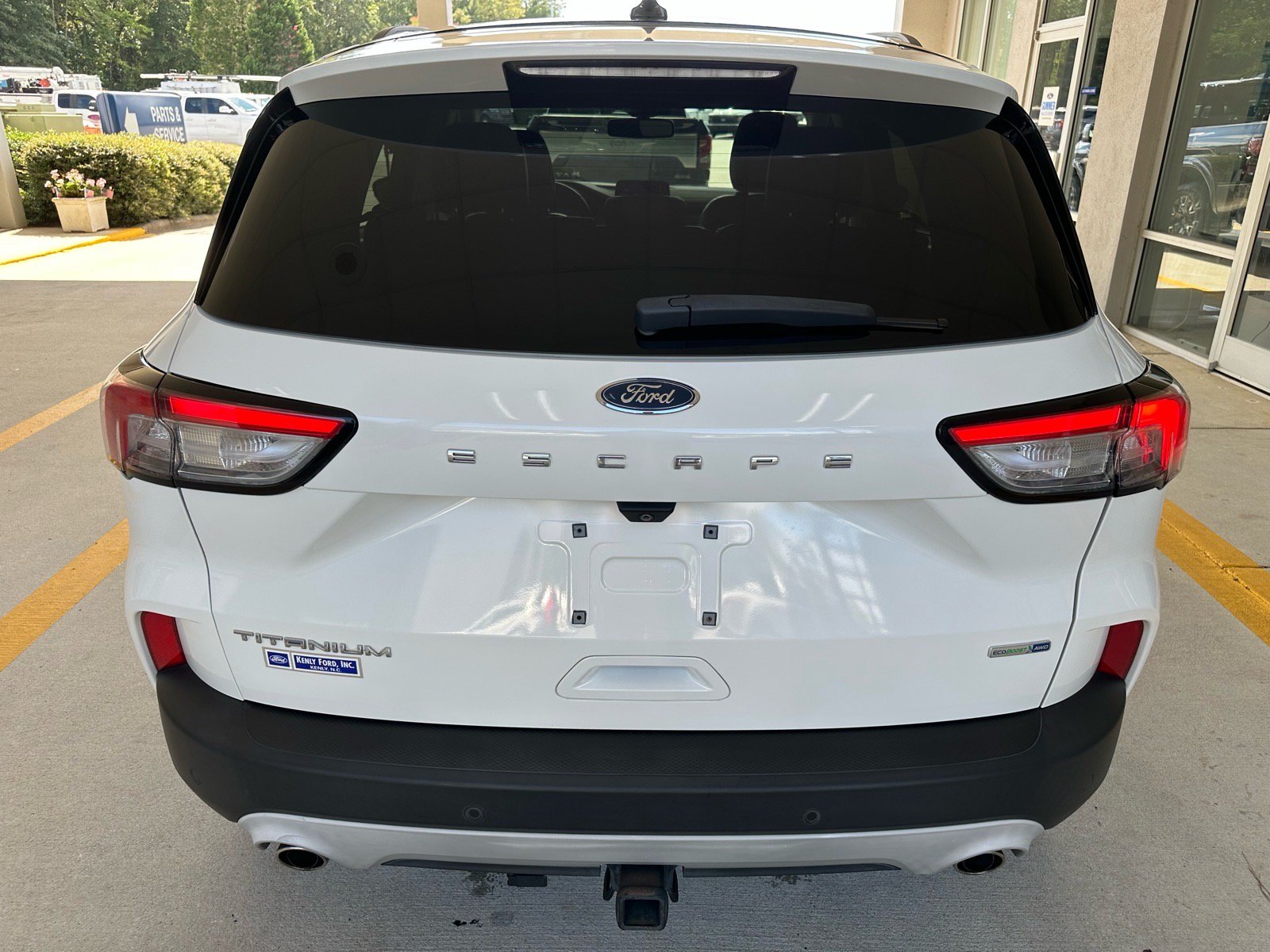 Certified 2020 Ford Escape Titanium AWD/4WD image 11