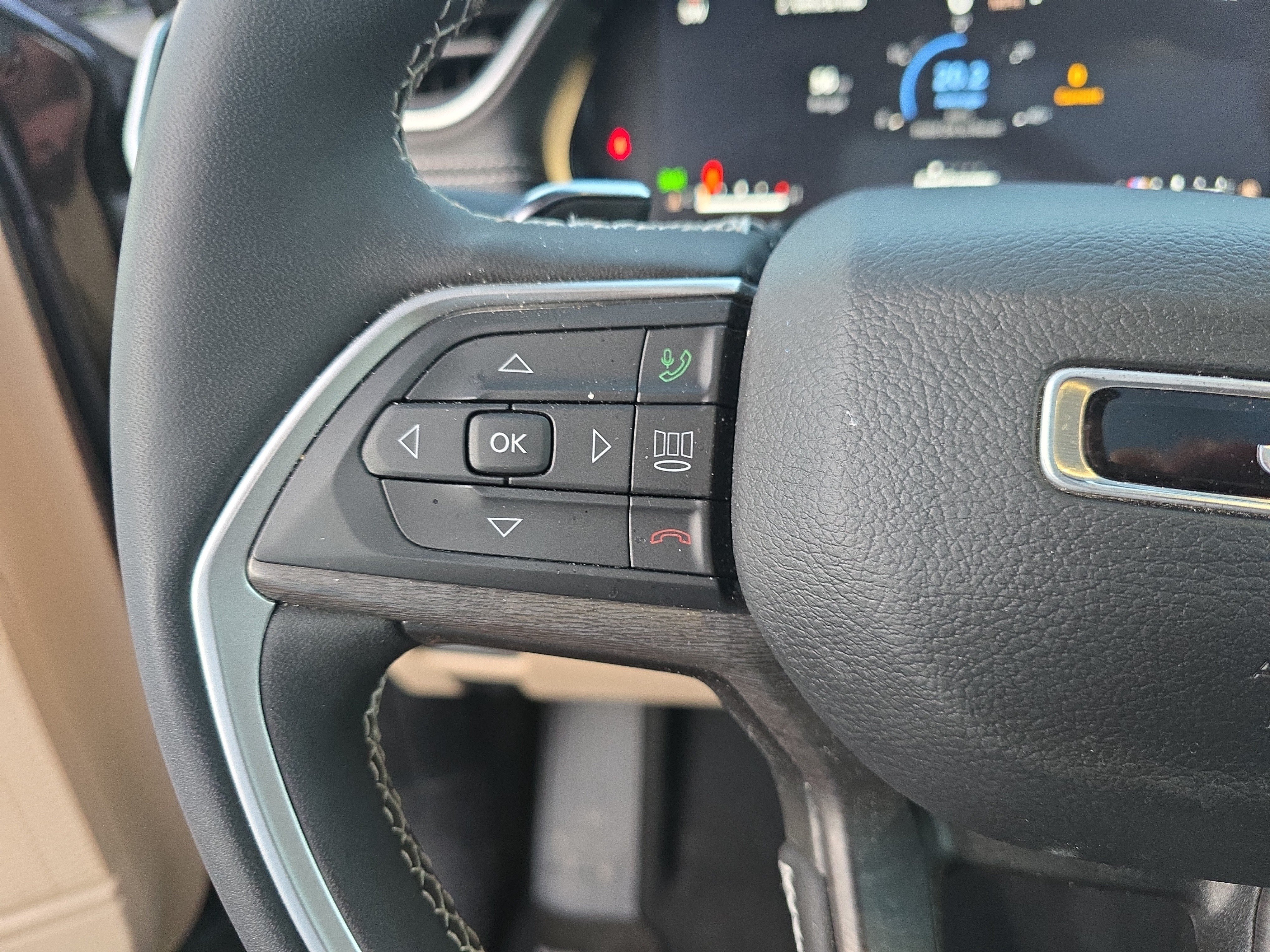 Used 2023 Jeep Grand Cherokee Limited AWD/4WD image 28