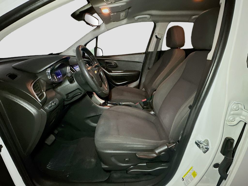 Used 2020 Chevrolet Trax LS w/ Tint and Cruise Package AWD/4WD image 21