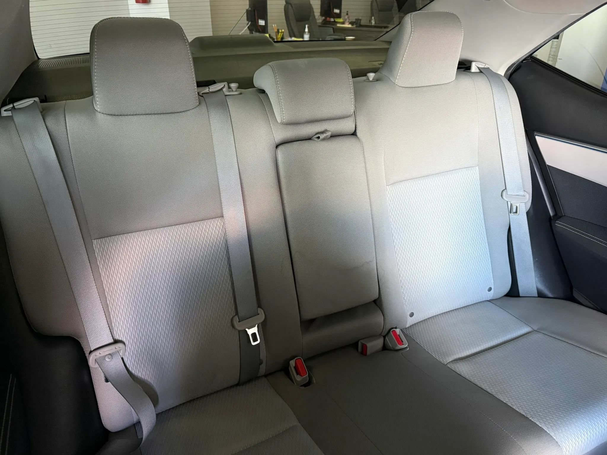 Used 2016 Toyota Corolla LE FWD image 22