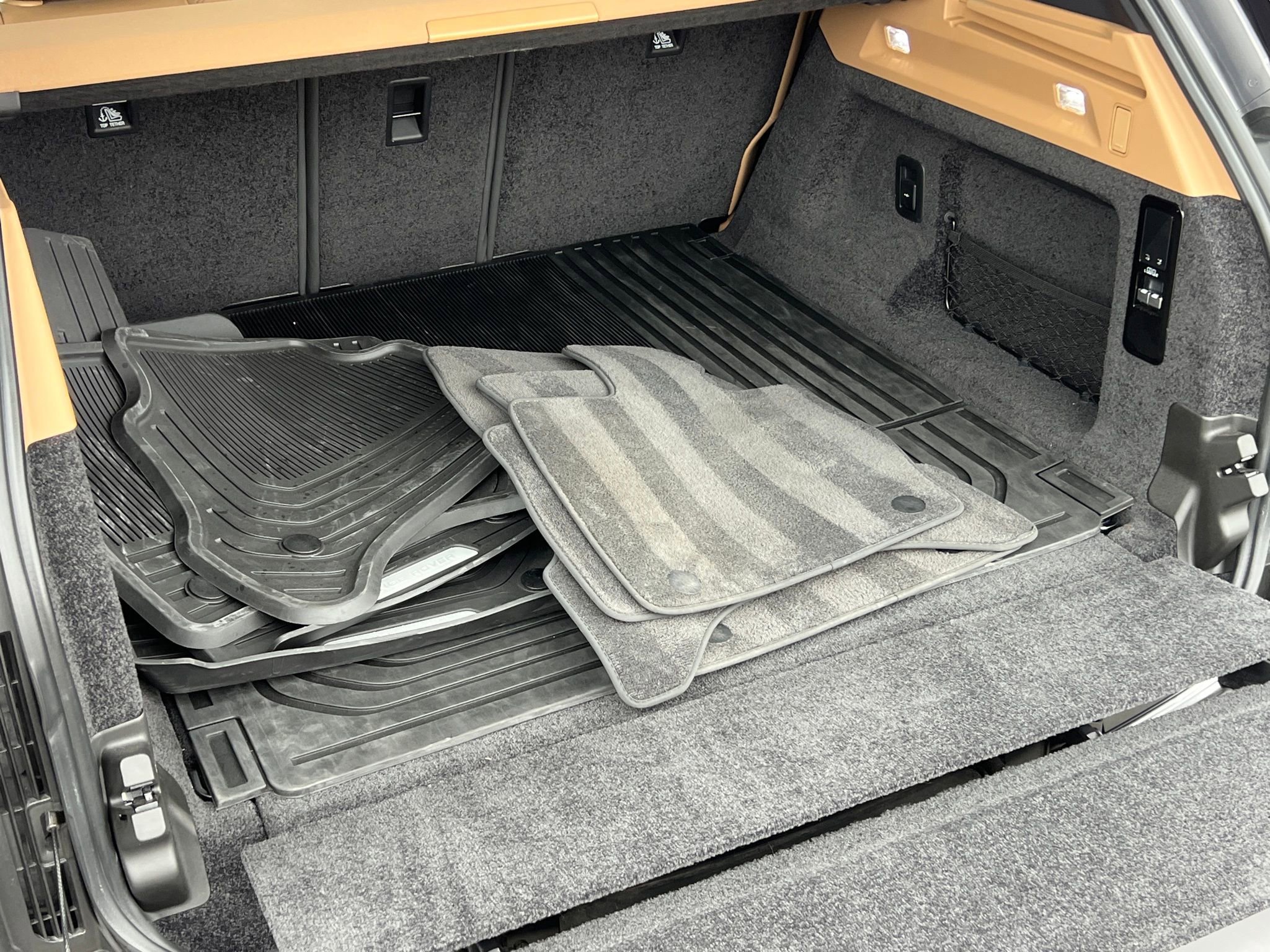 Used 2023 Land Rover Range Rover SE image 22