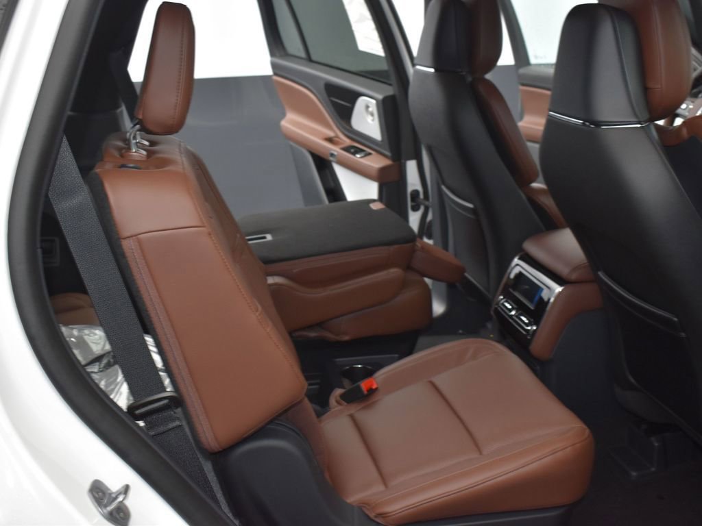 New 2025 Lincoln Aviator Reserve w/ Equipment Group 201A image 14