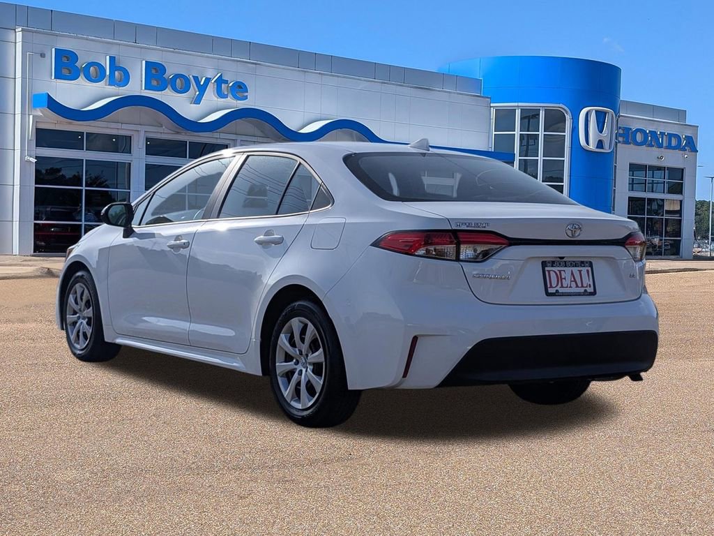 Used 2023 Toyota Corolla LE image 5