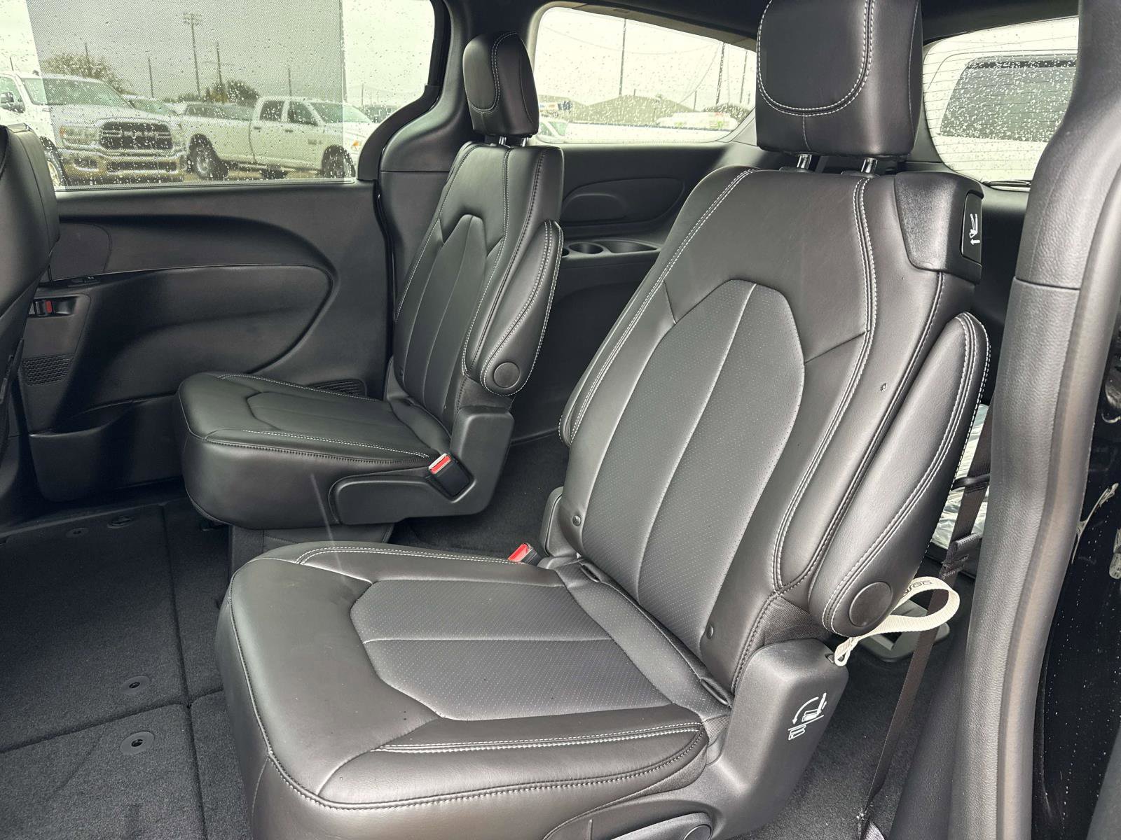 New 2026 Chrysler Voyager LX image 7