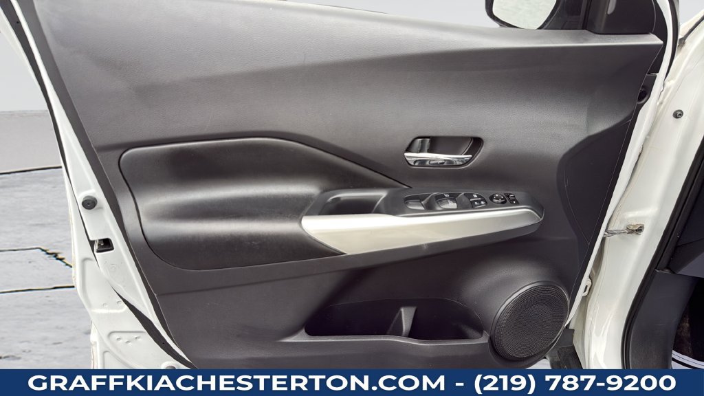 Used 2018 Nissan Kicks SR FWD image 24
