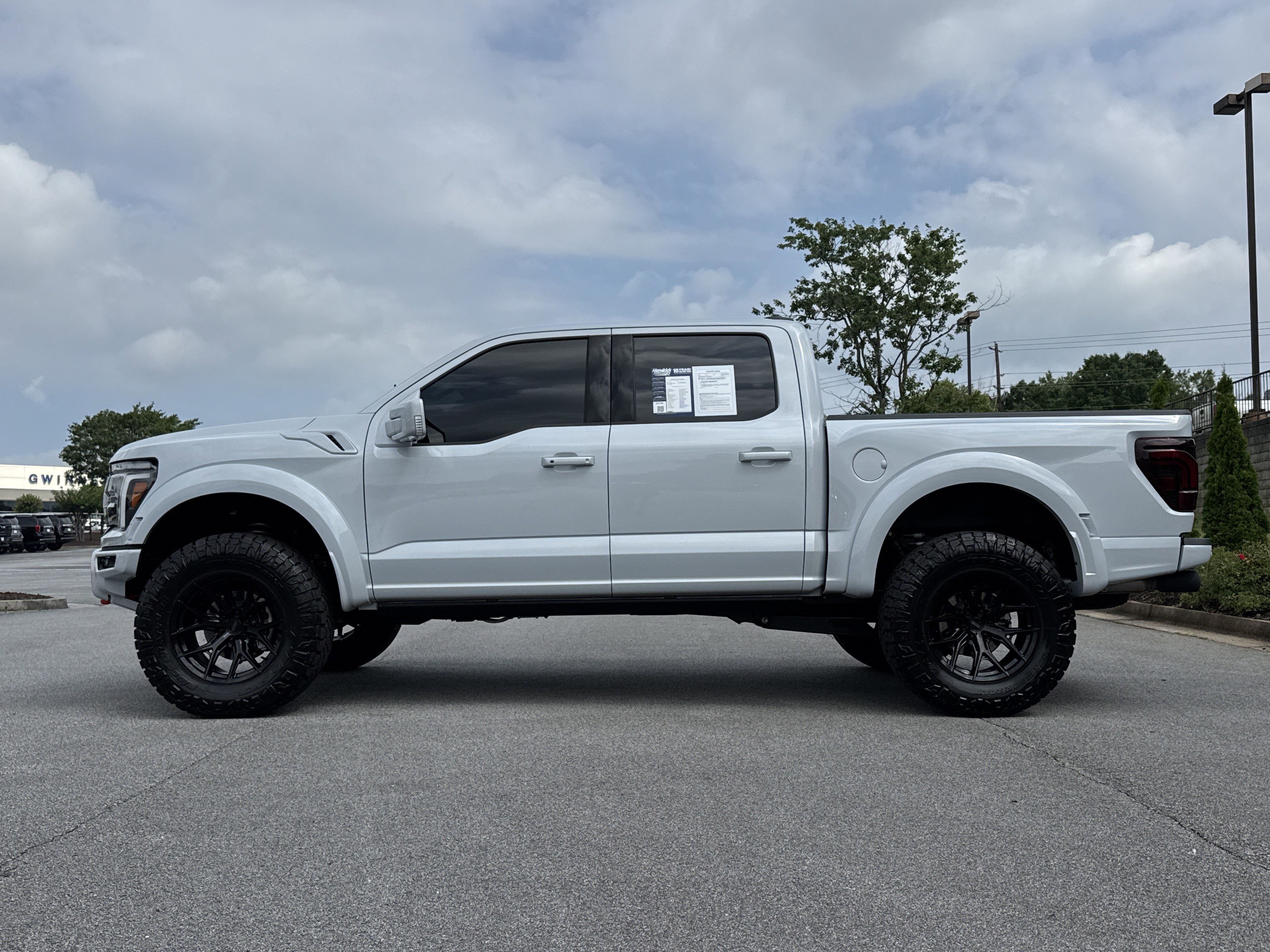 Used 2025 Ford F150 Raptor w/ Equipment Group 803A Raptor R AWD/4WD image 6