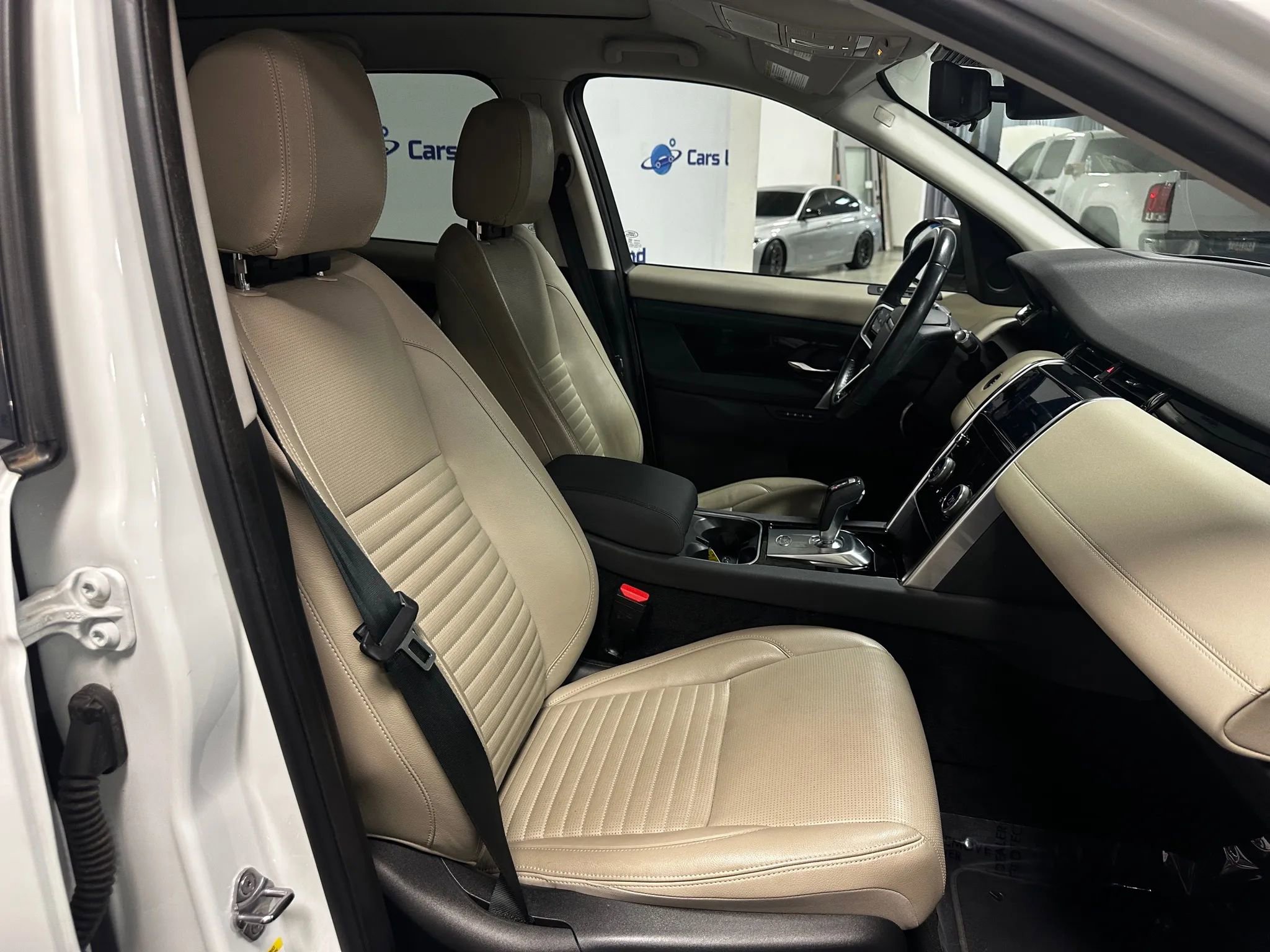 Used 2021 Land Rover Discovery Sport SE image 24