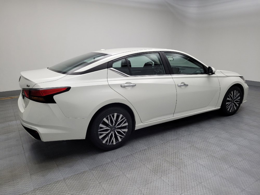 Used 2023 Nissan Altima 2.5 SV image 10