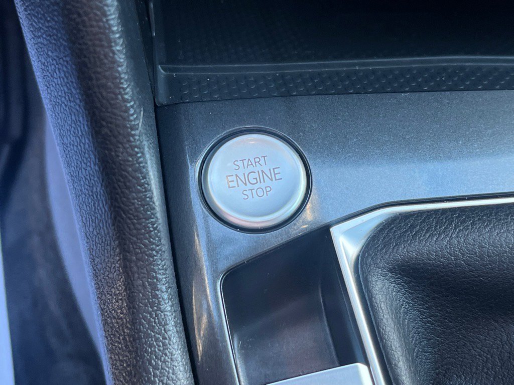 Used 2024 Volkswagen Tiguan SE R-Line image 13