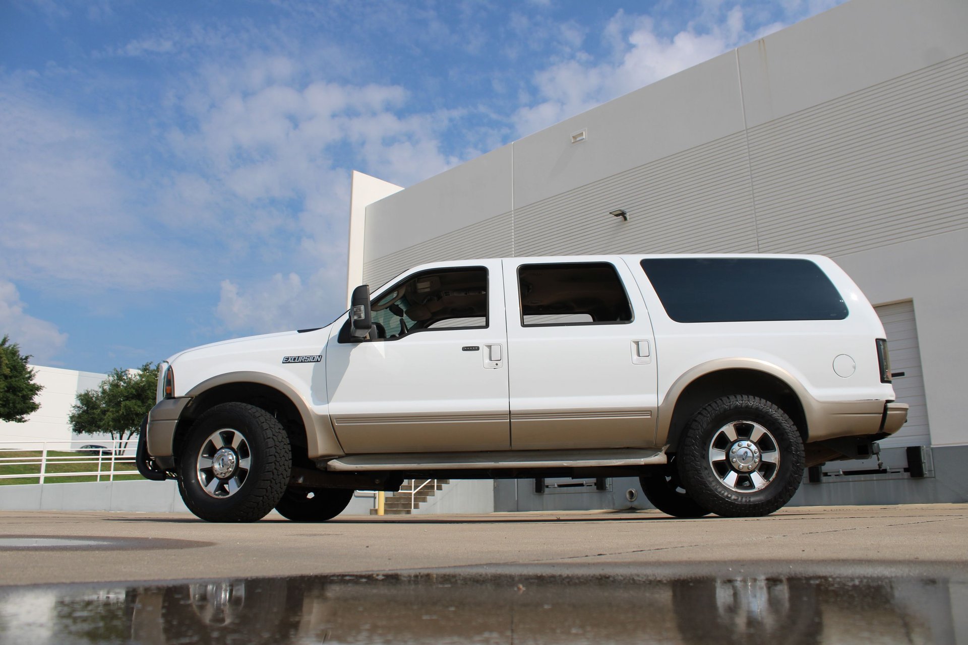 Used 2005 Ford Excursion Eddie Bauer RWD image 7