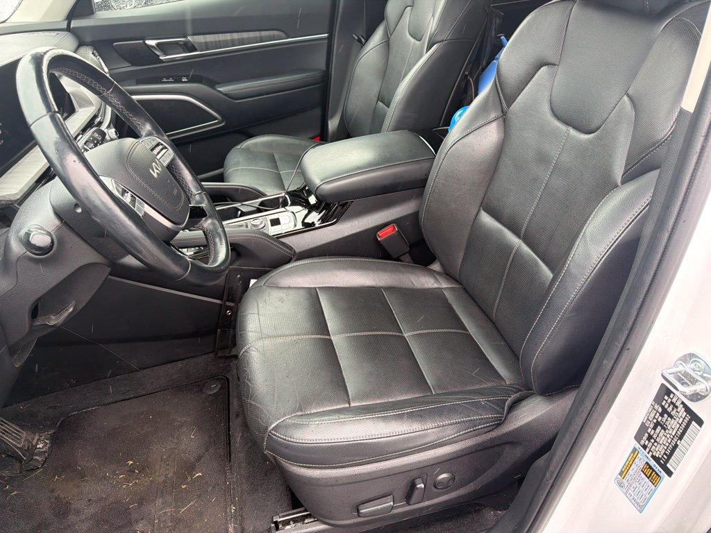 Certified 2024 Kia Telluride EX w/ EX Captain's Chair Package AWD/4WD image 13