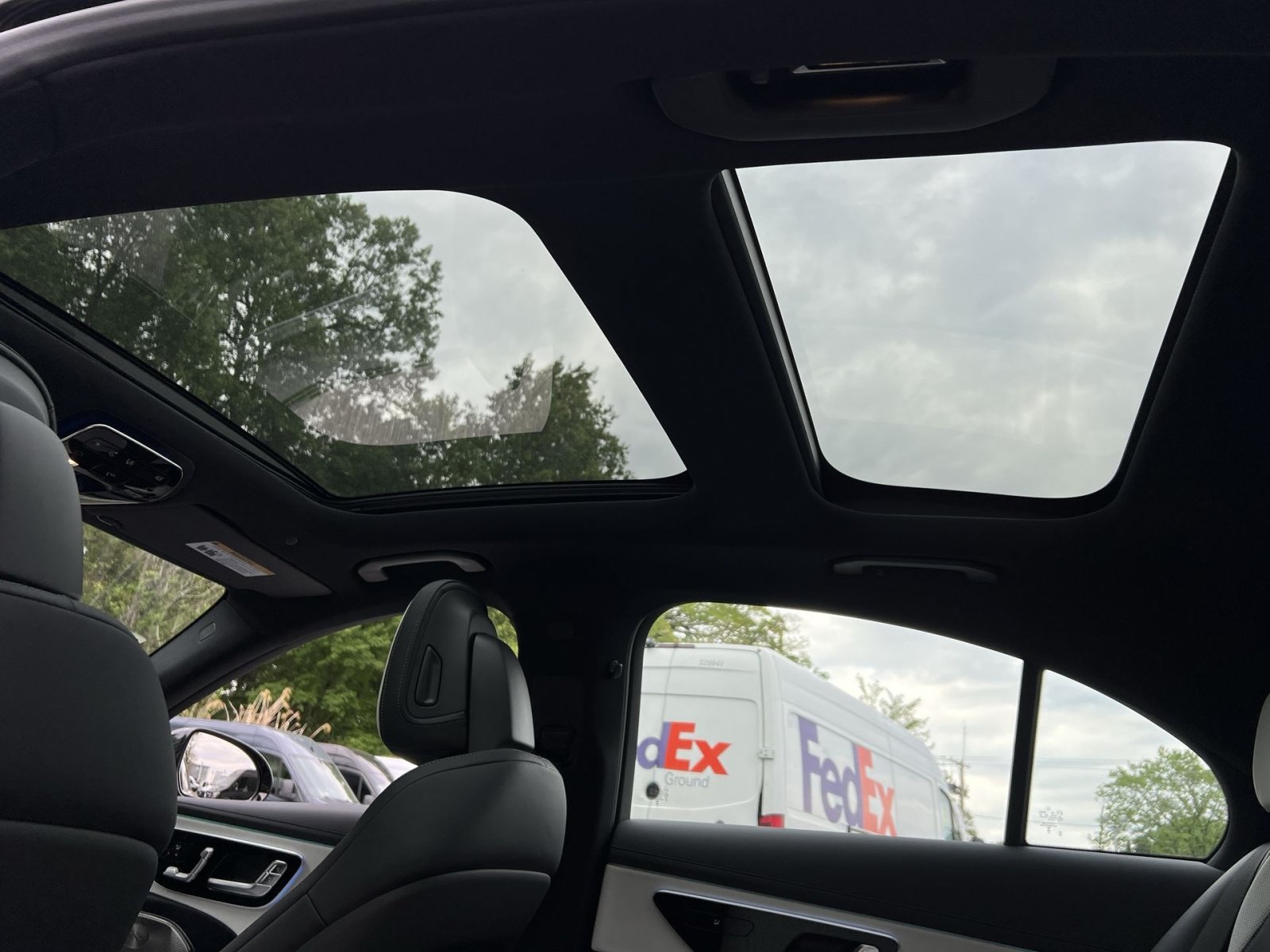 New 2026 Mercedes-Benz E 53 AMG e 4MATIC Sedan image 32