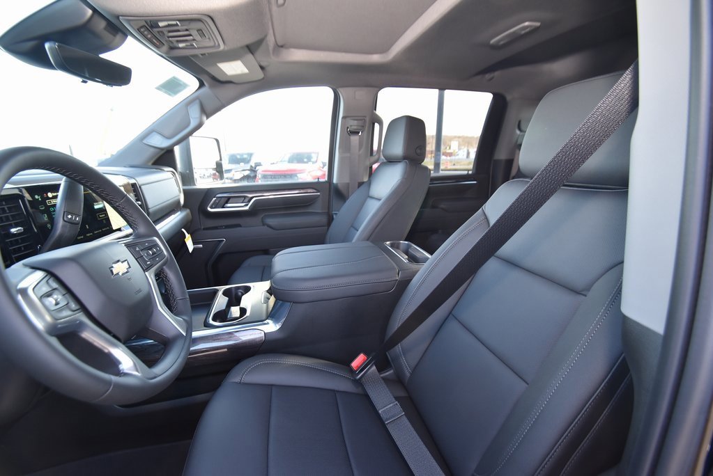 New 2026 Chevrolet Silverado 3500 LTZ w/ LTZ Plus Package image 9