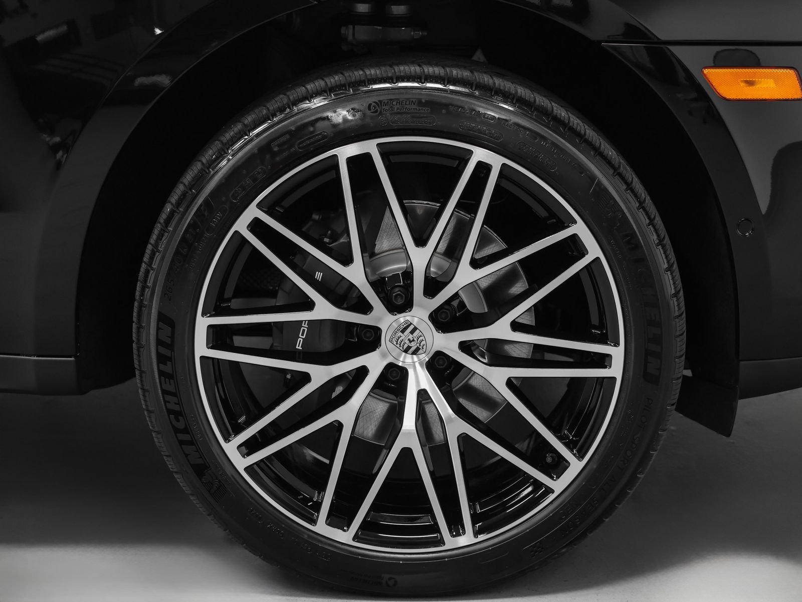 New 2026 Porsche Macan AWD/4WD image 15