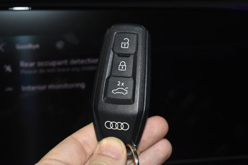 Certified 2025 Audi Q5 2.0T Premium w/ Convenience Package image 15