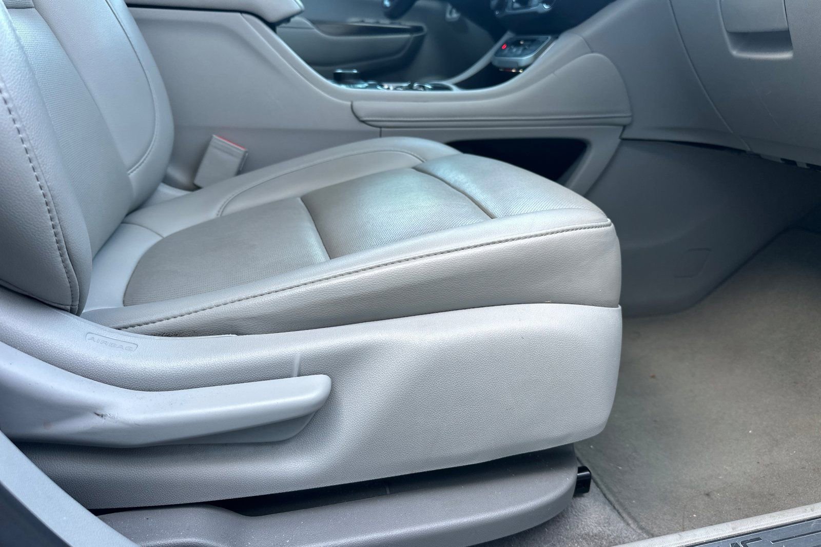 Used 2021 GMC Acadia SLT image 25