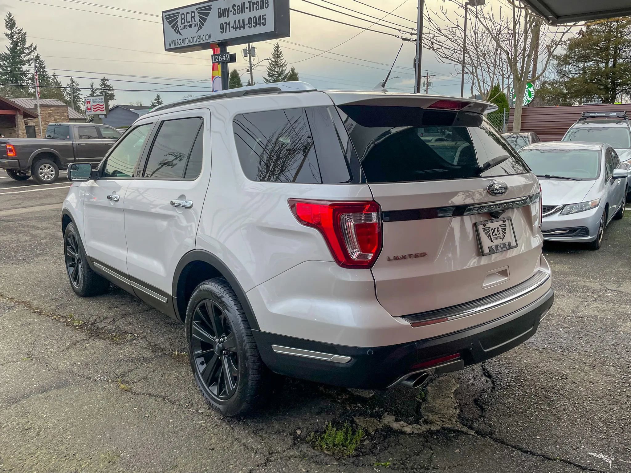 Used 2018 Ford Explorer Limited image 2