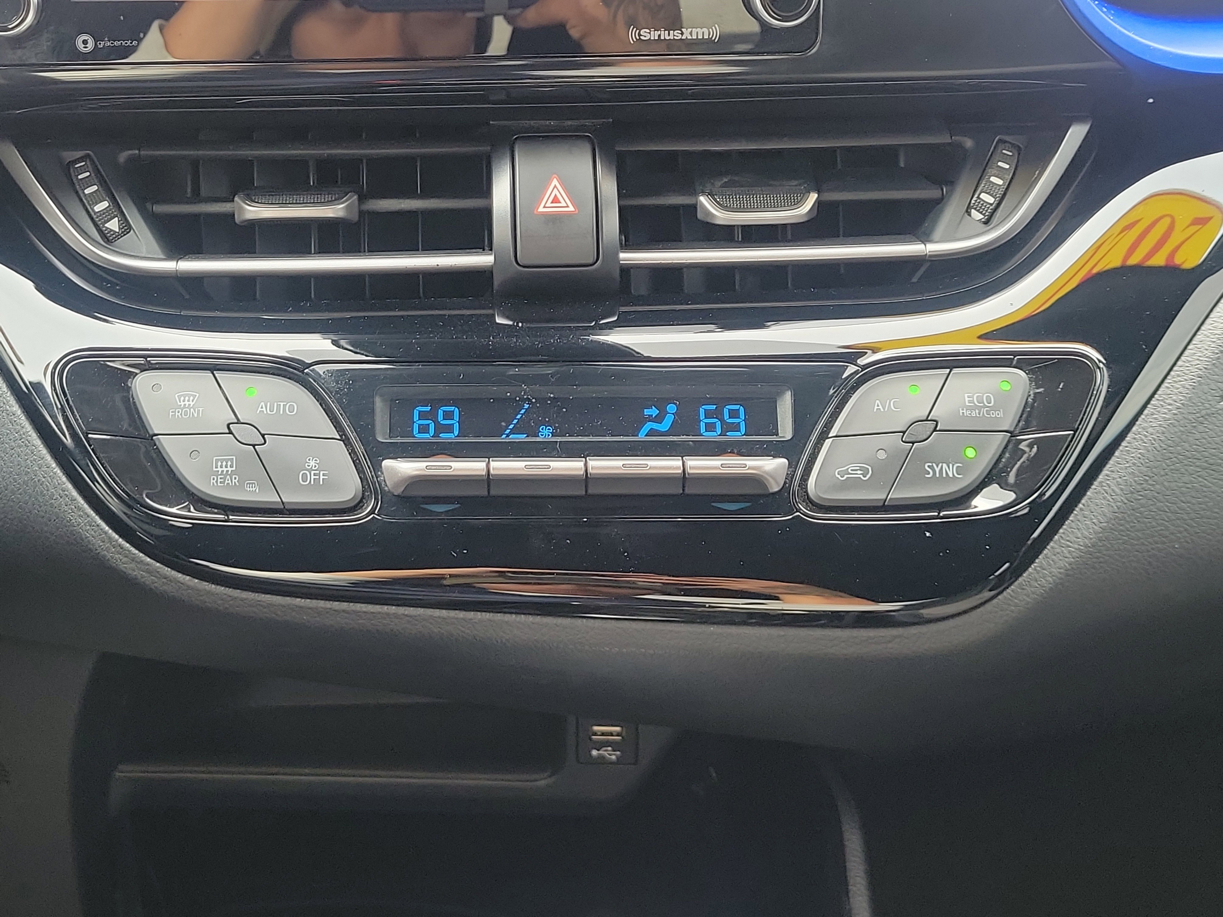 Used 2021 Toyota C-HR XLE image 28