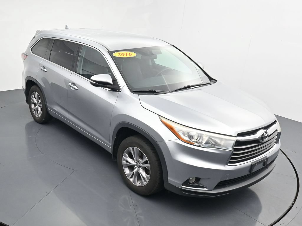 Used 2016 Toyota Highlander Plus AWD/4WD image 27