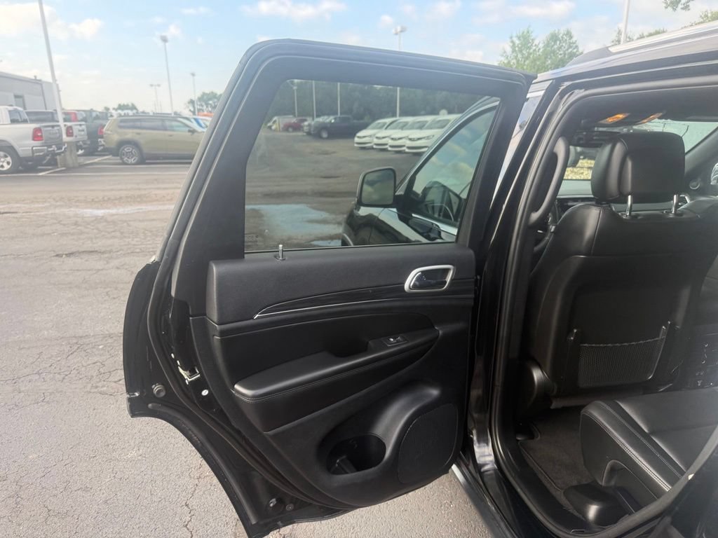 Used 2022 Jeep Grand Cherokee Limited AWD/4WD image 35