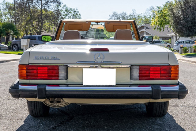 Used 1988 Mercedes-Benz 560 SL image 7