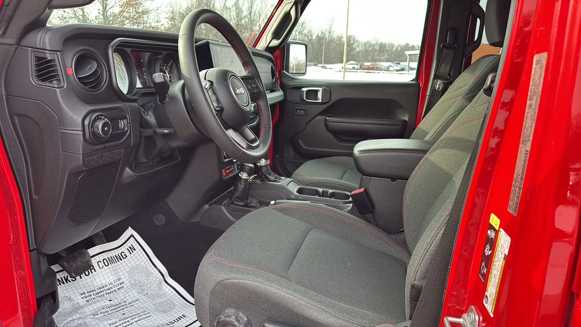 Used 2025 Jeep Wrangler Unlimited Rubicon AWD/4WD image 13