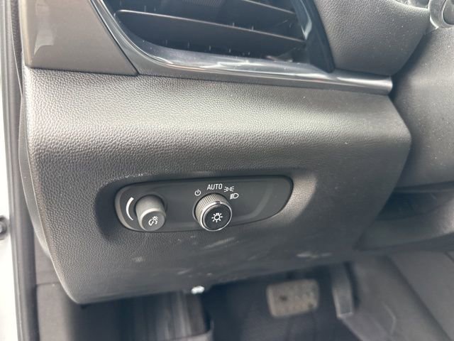 Used 2023 Chevrolet Traverse LT image 17