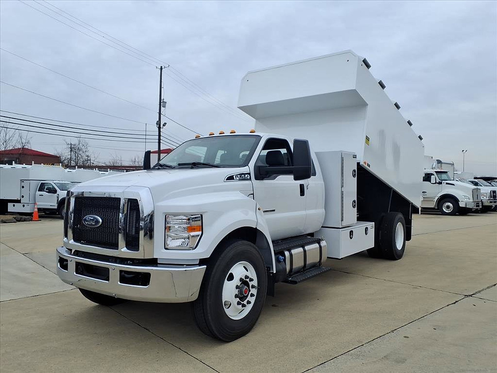 New 2026 Ford F750 2WD SuperCab Super Duty image 9