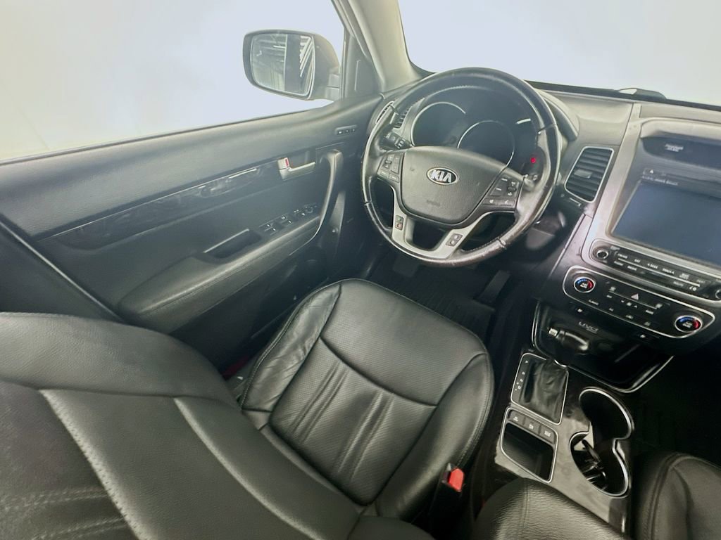 Used 2014 Kia Sorento SX w/ 3rd Row Package FWD image 9
