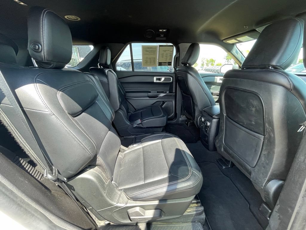 Used 2020 Ford Explorer XLT w/ Equipment Group 202A AWD/4WD image 26