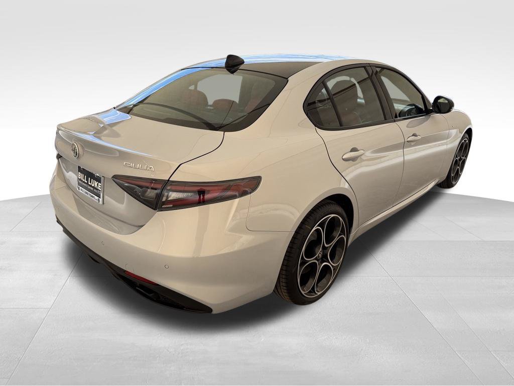 New 2026 Alfa Romeo Giulia AWD image 5