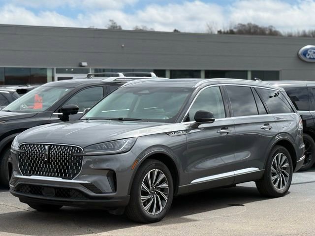 Used 2025 Lincoln Aviator AWD image 36