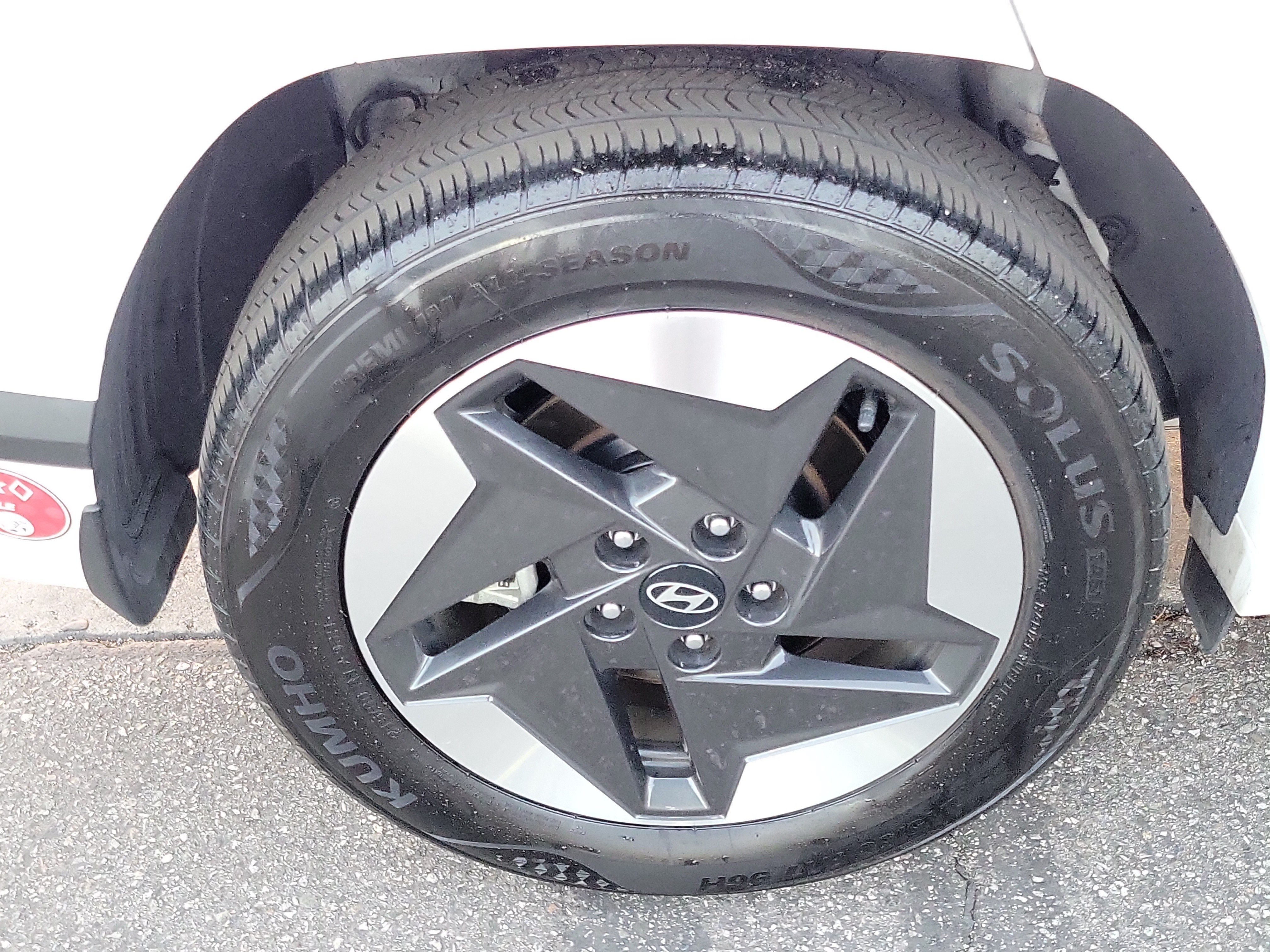 Certified 2024 Hyundai Kona SEL FWD image 24