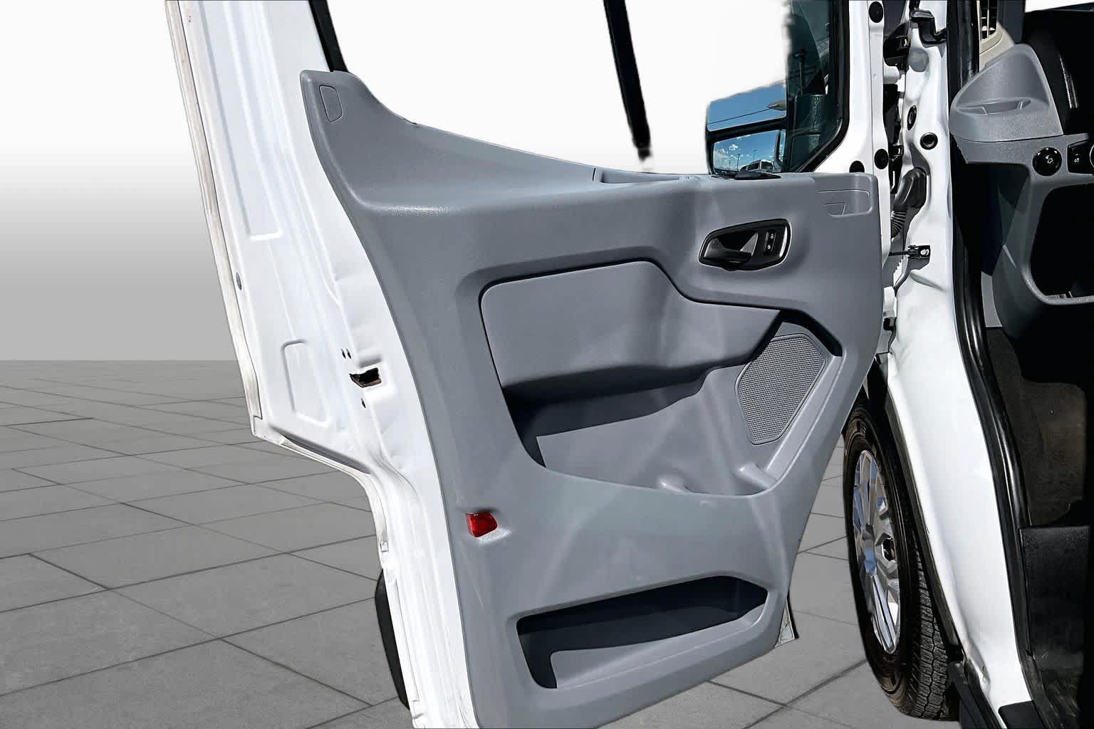 Used 2016 Ford Transit 350 XLT RWD image 20