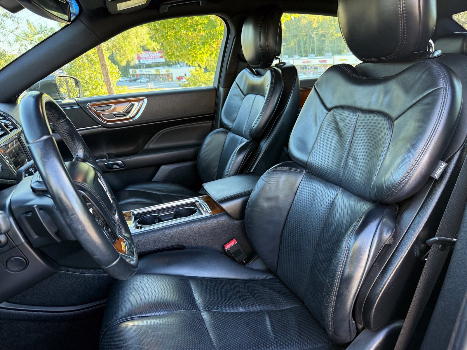 Used 2017 Lincoln Continental Select FWD image 35