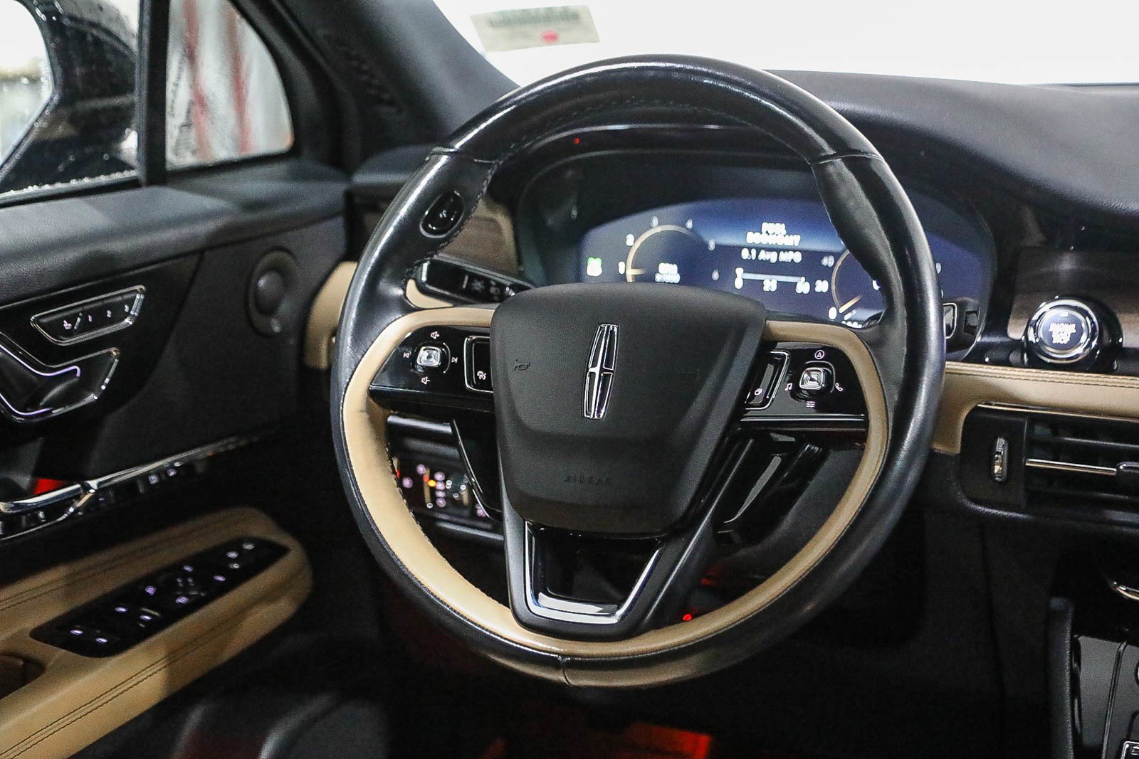 Used 2020 Lincoln Corsair Reserve w/ Equipment Group 201A image 15