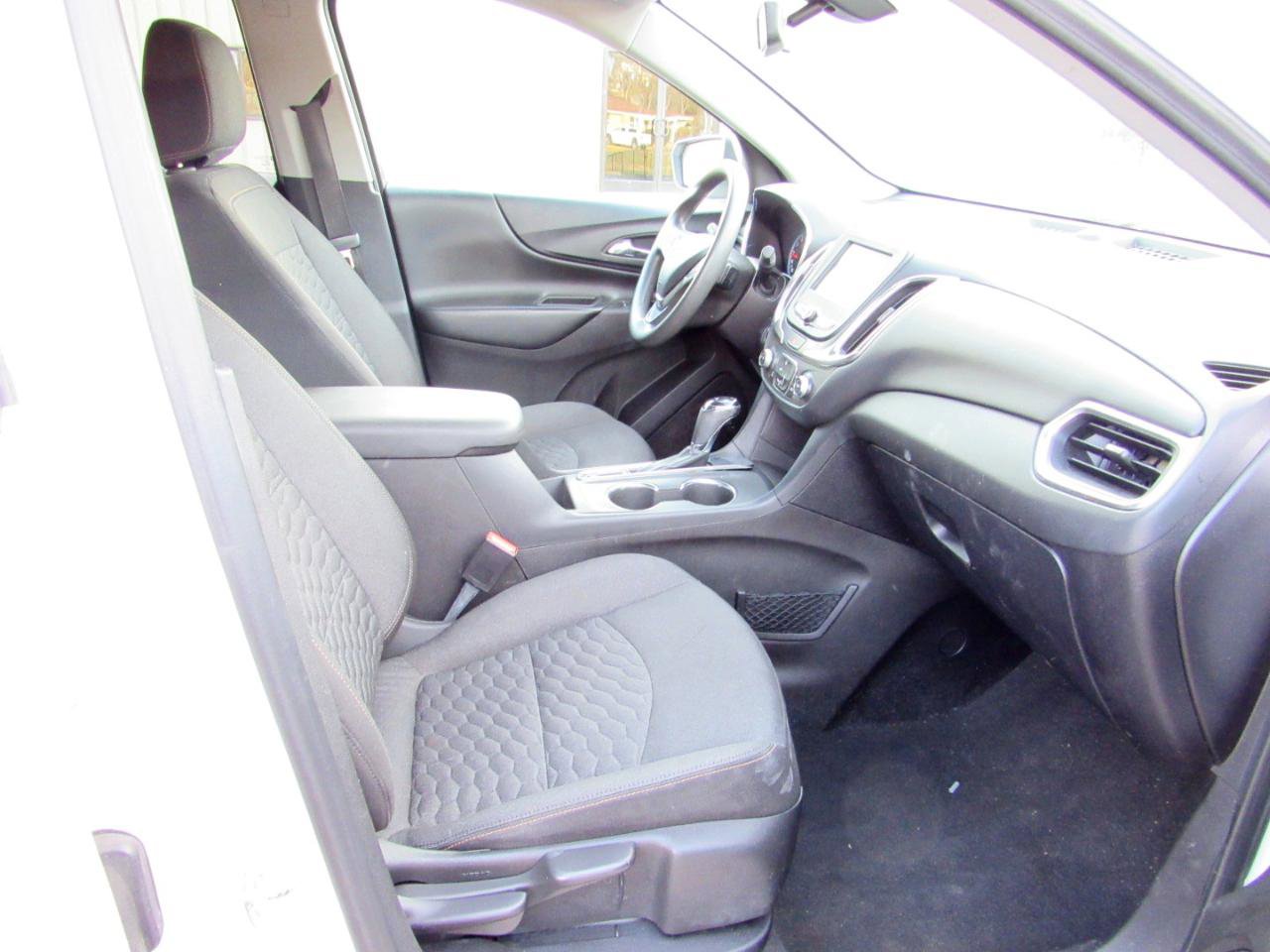 Used 2018 Chevrolet Equinox LT image 8