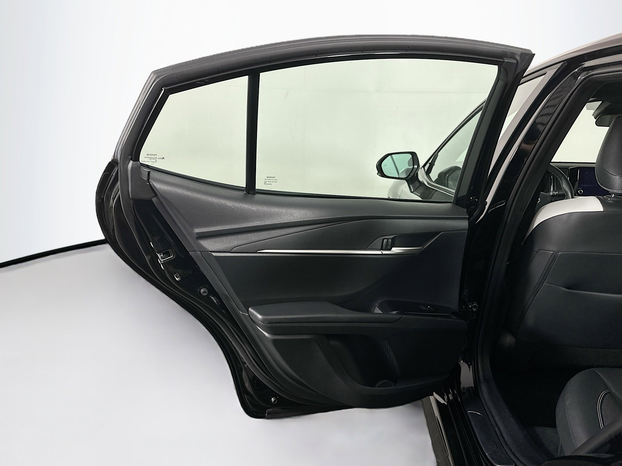 Used 2025 Toyota Camry SE image 26